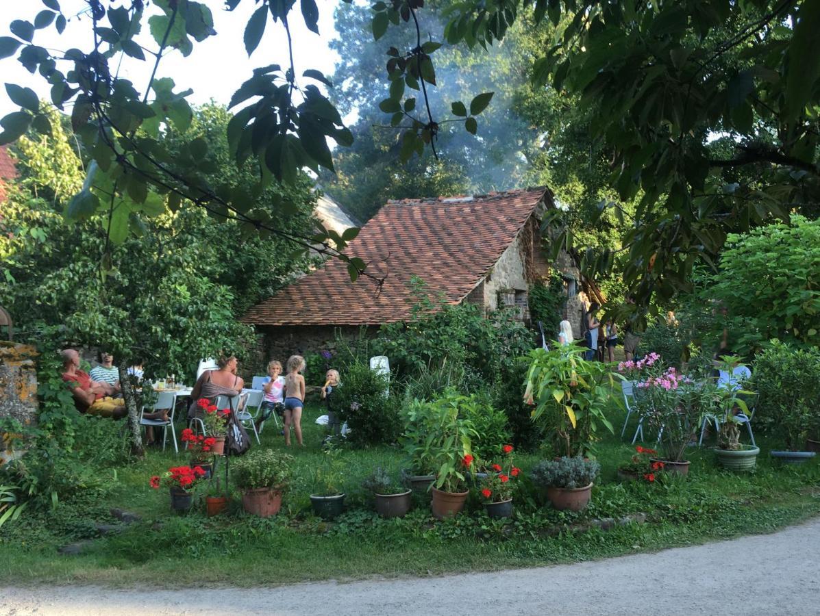 Lovely Rural And Quiet Farmhouse With Natural Swimming Lake Parsac Exterior foto